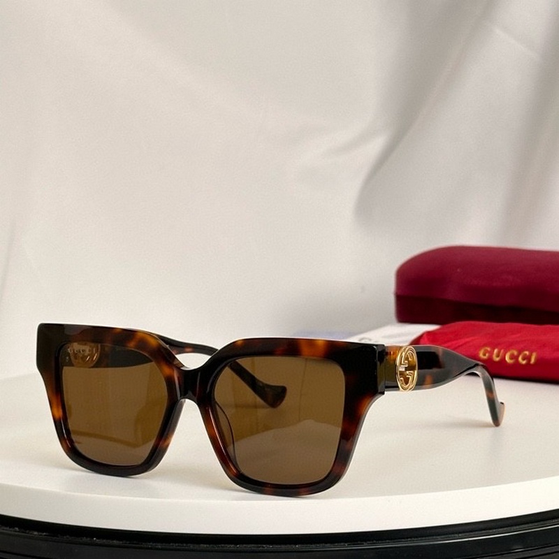 Gucci Sunglasses 246